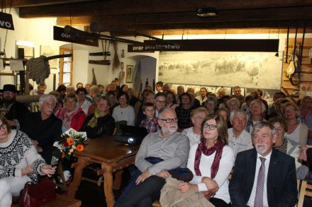 Zaproszeni goście na uroczystość otwarcia folusza